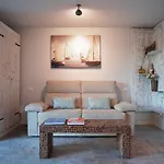 Redhouse Benaco Apartment *
