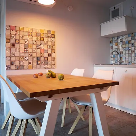 Redhouse Benaco トッリ・デル・ベーナコ