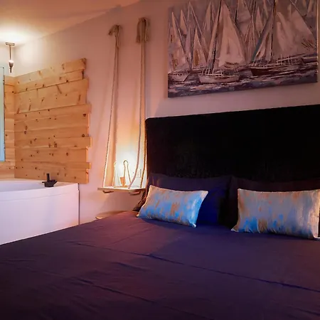 Redhouse Benaco アパート