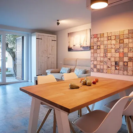 Redhouse Benaco * Torri Del Benaco