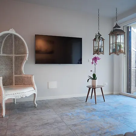 Redhouse Benaco Apartment *