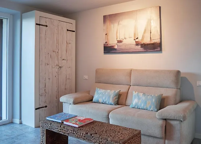 Redhouse Benaco Apartament *